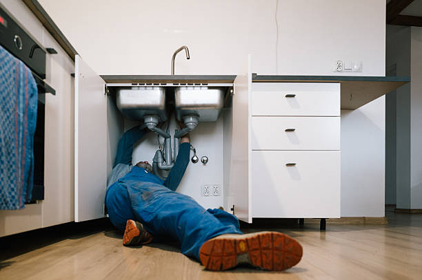 Professional Drain Cleaning technician working in Williams, CA
